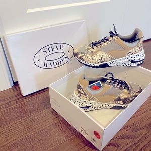 Steve Madden Bena Sneaker